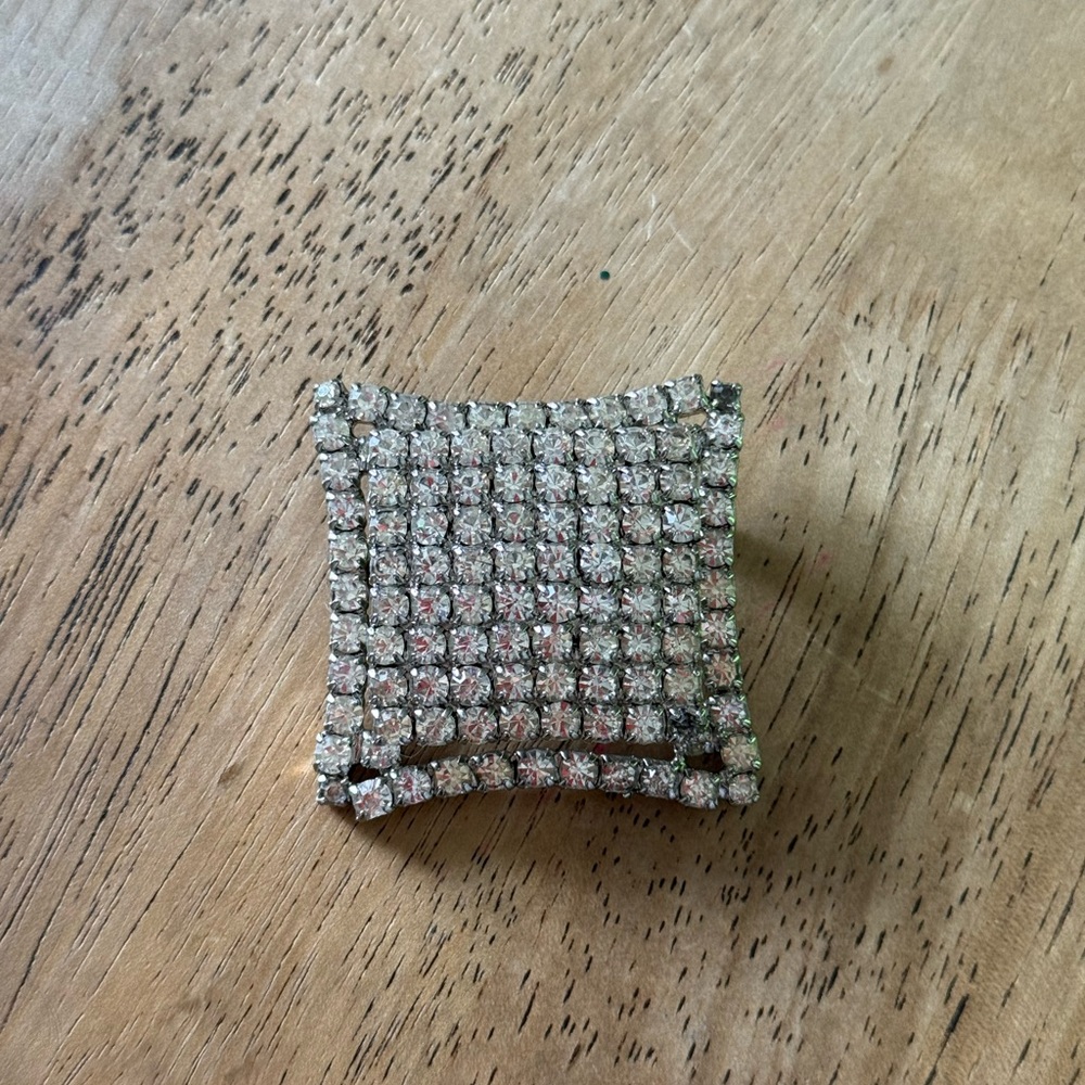 Elegant Silver Rhinestone brooch